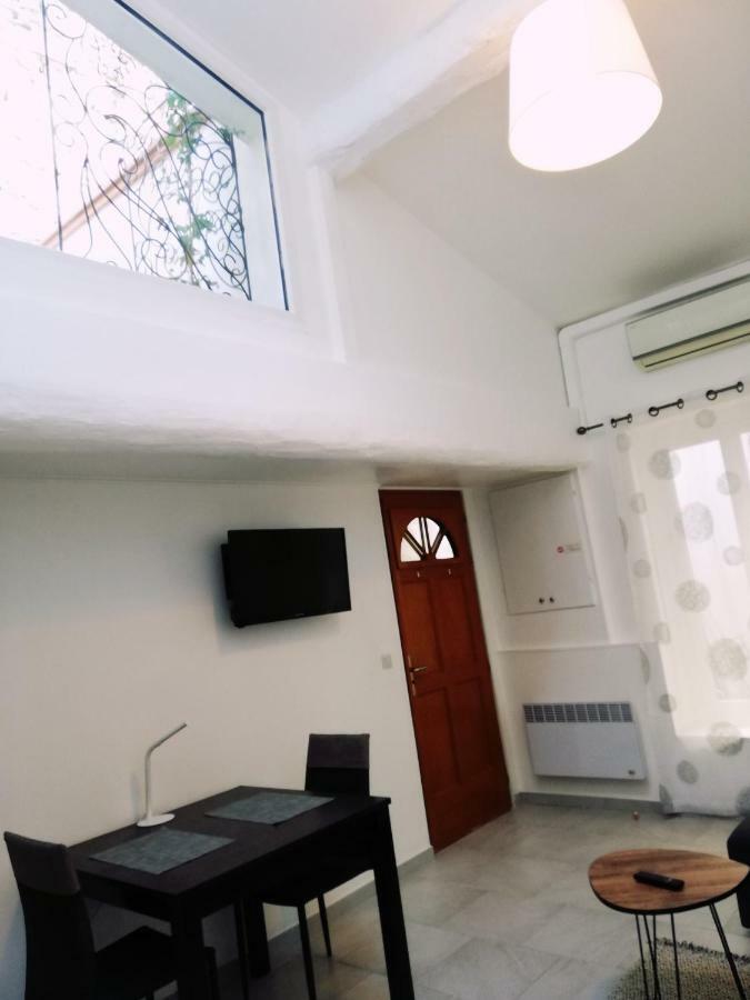 Duplex Denim Apartment Nimes Luaran gambar